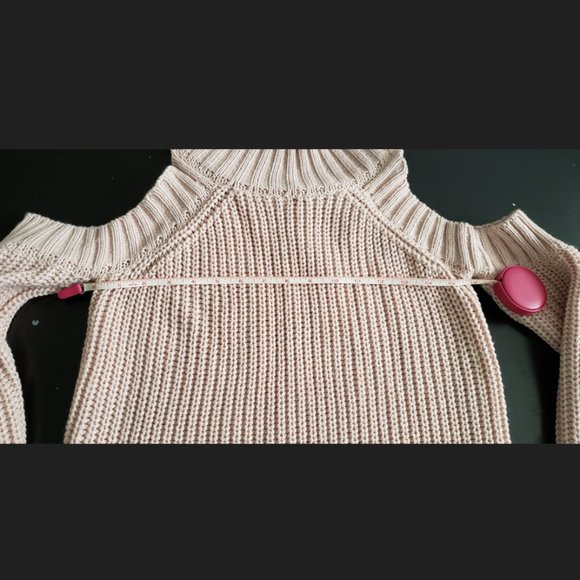 High-neck Off-shoulder  Sweater - Picture 6 of 7